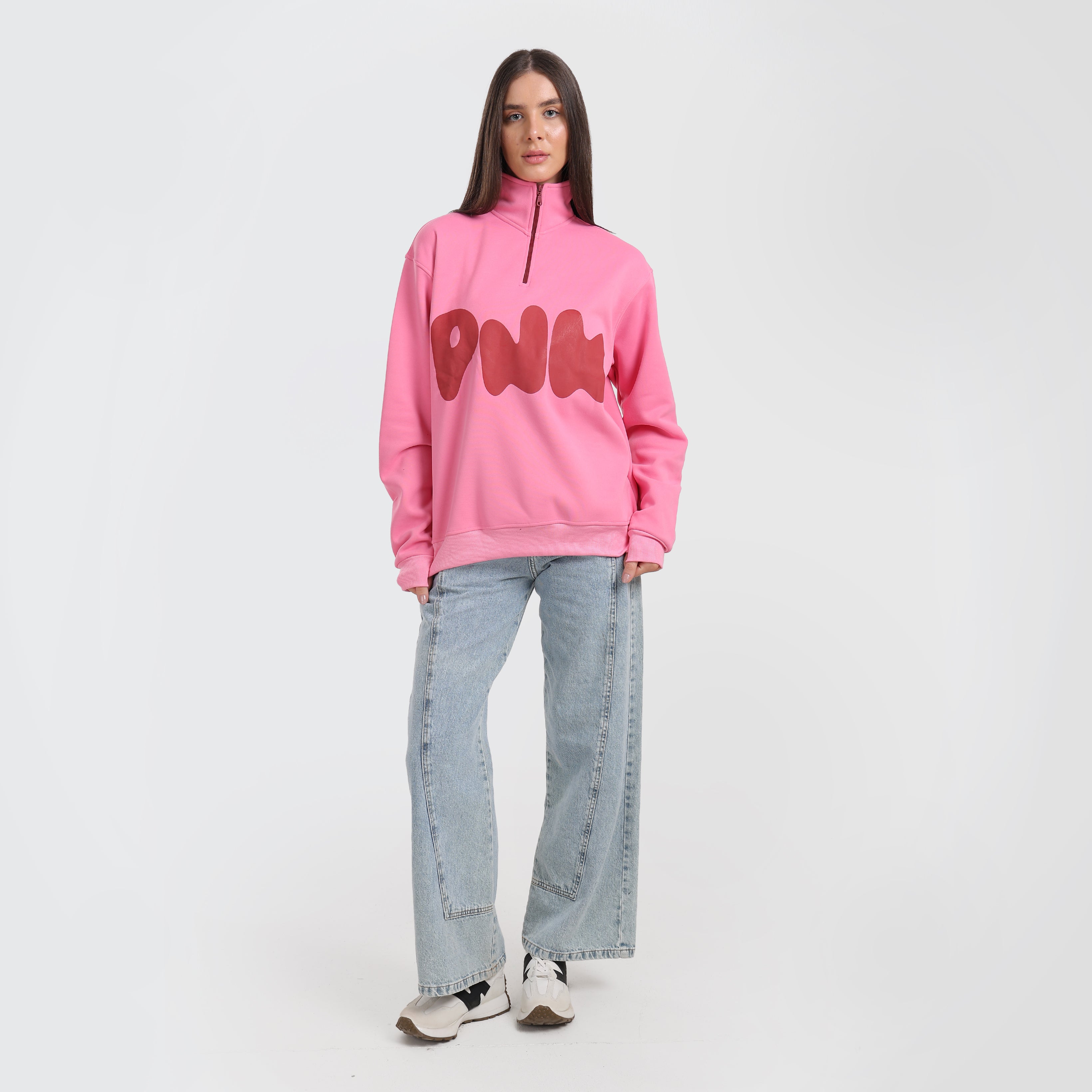 Pink Quarter-Zip Pullover مع طباعة جريئة "PNK"-ملابس شارع غير رسمية للنساء