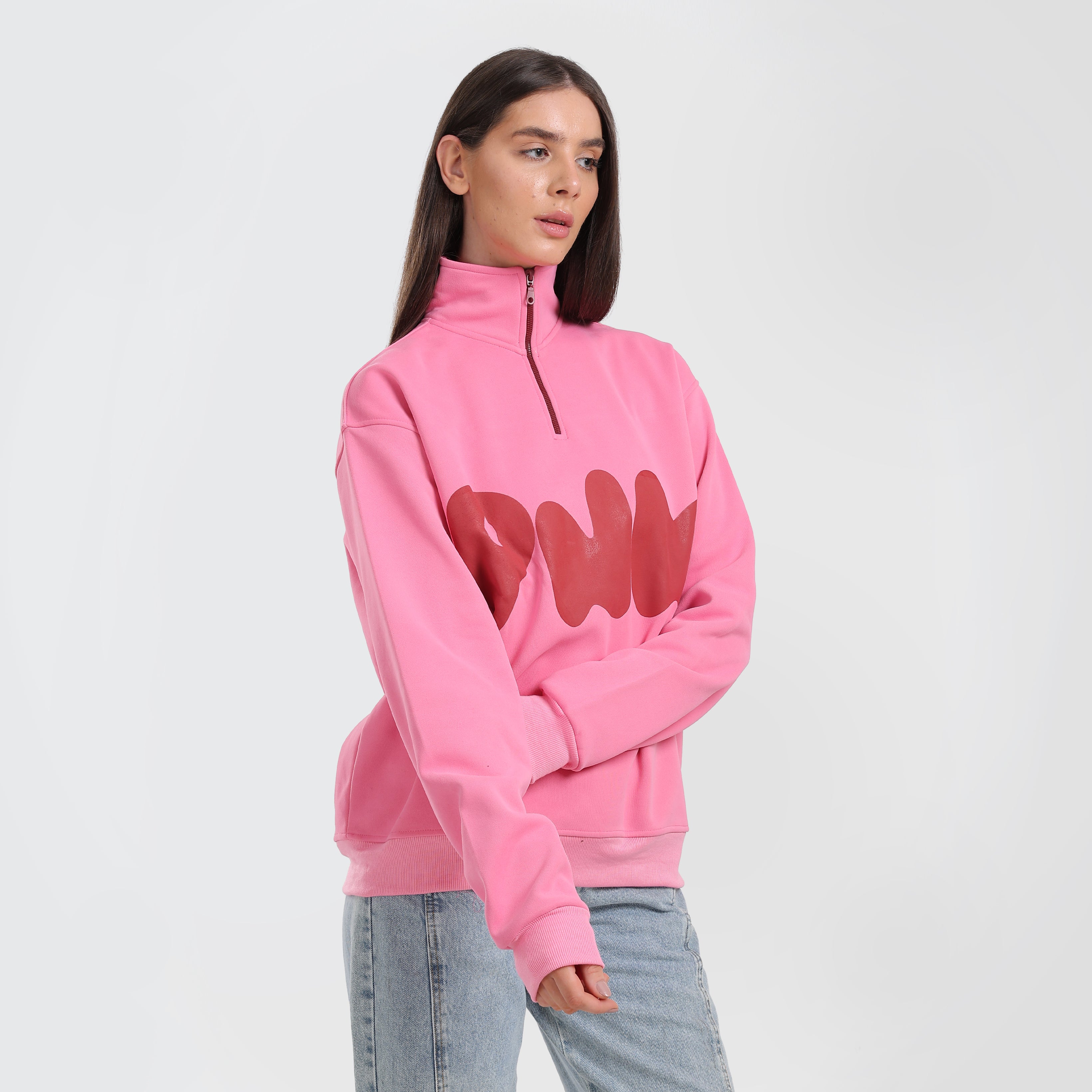Pink Quarter-Zip Pullover مع طباعة جريئة "PNK"-ملابس شارع غير رسمية للنساء