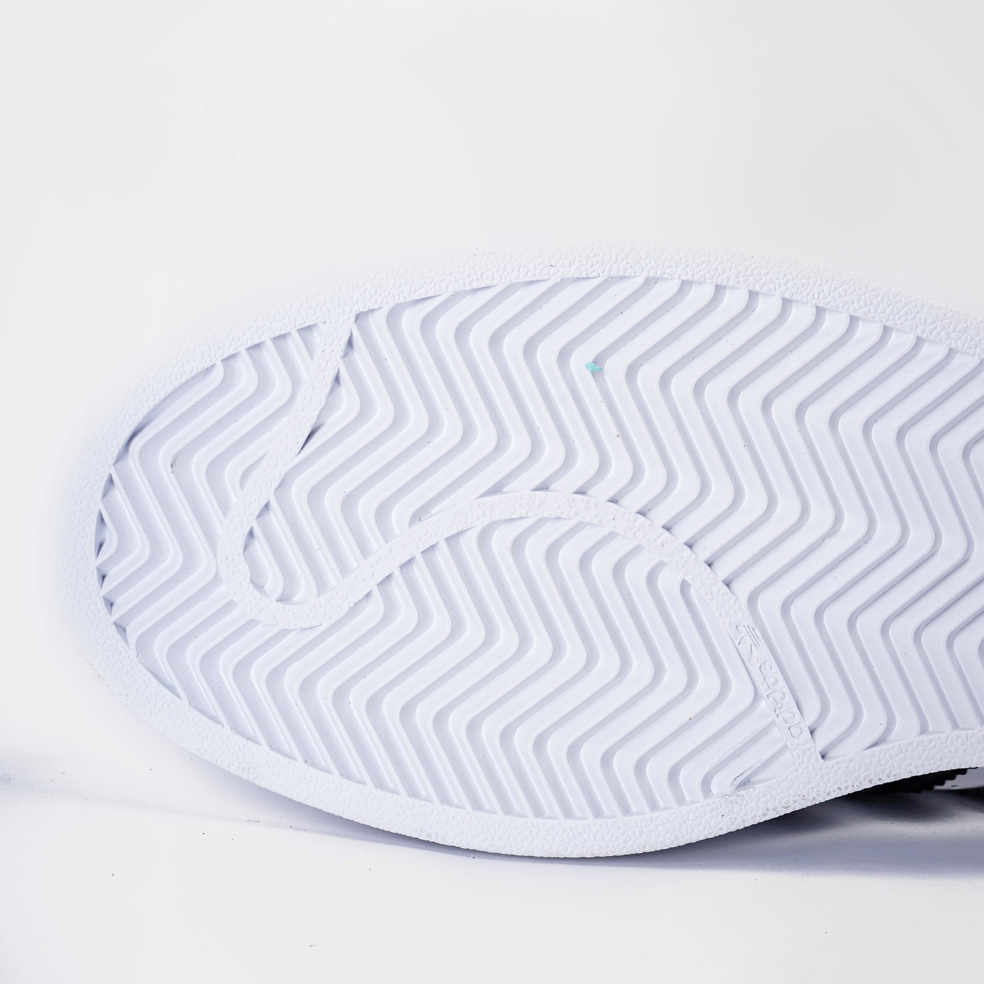 SUPERSTAR XLG SHOES - Marca Deals - Adidas